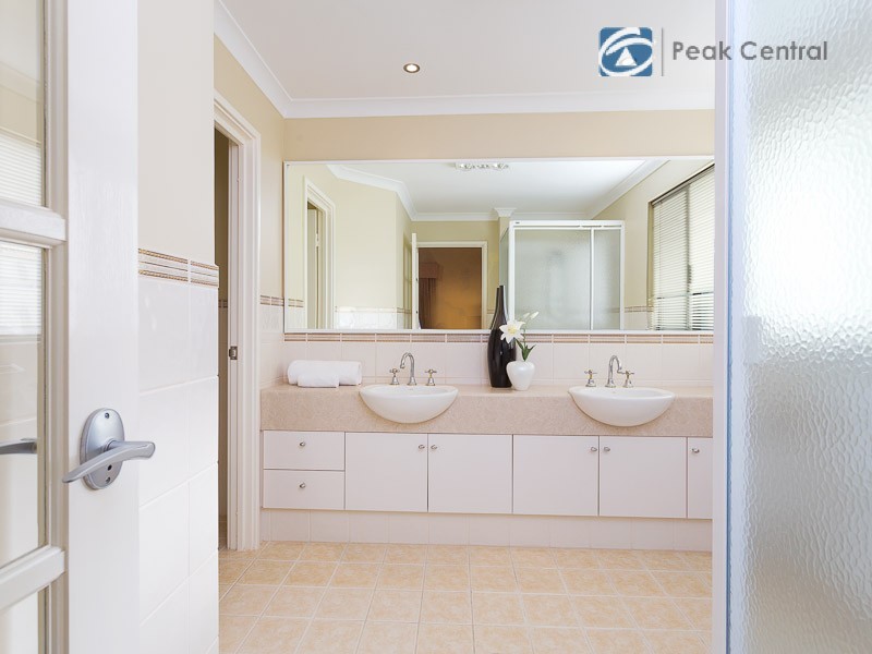 4 Dulcet Link, Atwell WA 6164