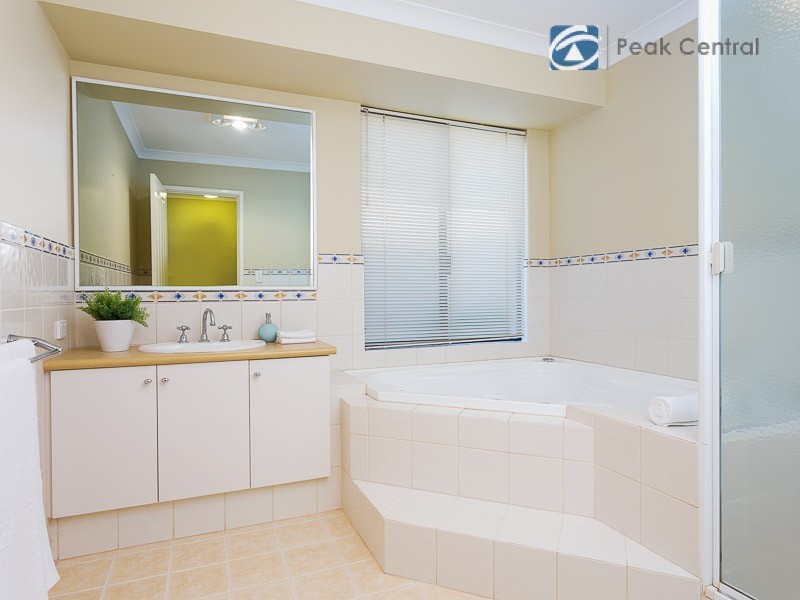 4 Dulcet Link, Atwell WA 6164