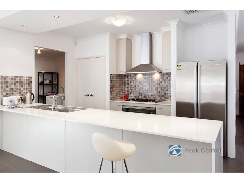 18 Armand Drive, Aubin Grove WA 6164