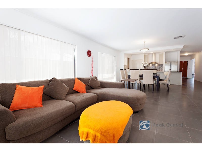 18 Armand Drive, Aubin Grove WA 6164