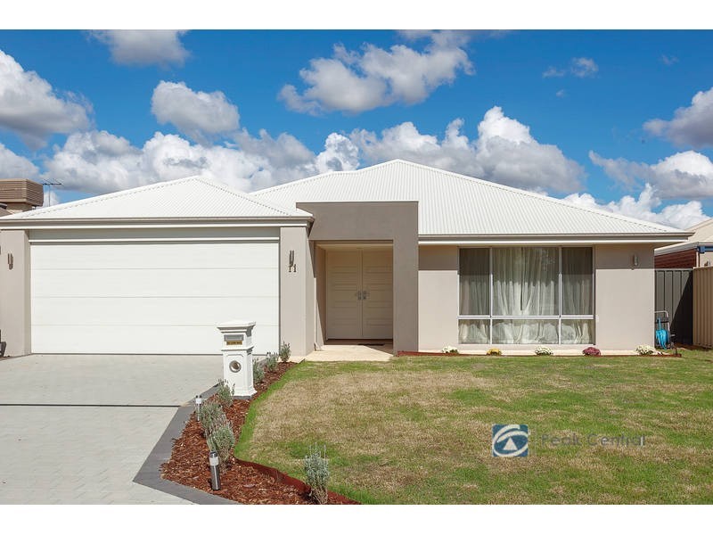 11 Mala Way, Success WA 6164