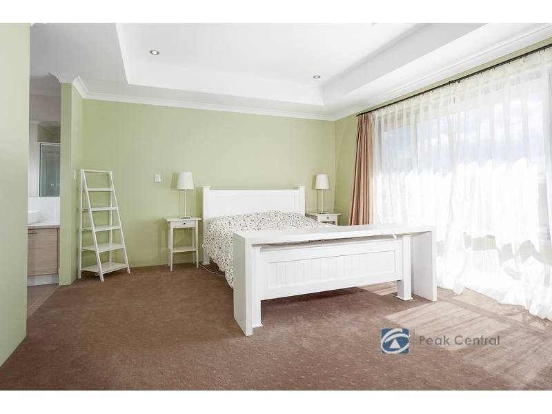 11 Mala Way, Success WA 6164