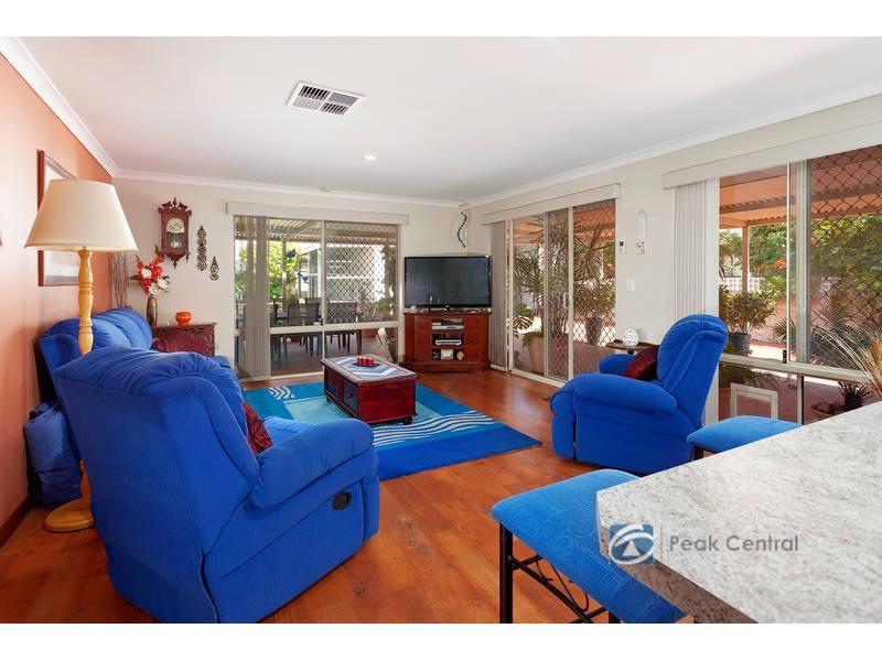 9 Lavender Way, Success WA 6164