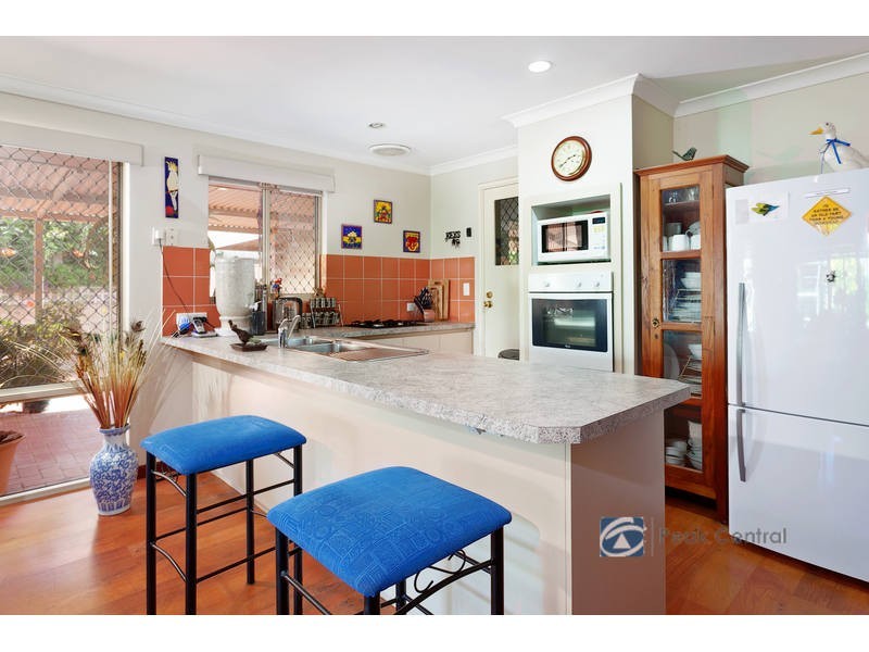 9 Lavender Way, Success WA 6164