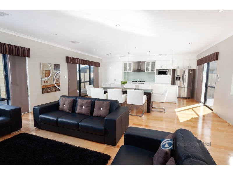 8 Armand Drive, Aubin Grove WA 6164