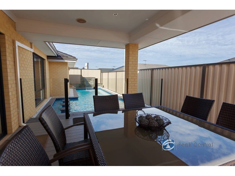 8 Armand Drive, Aubin Grove WA 6164