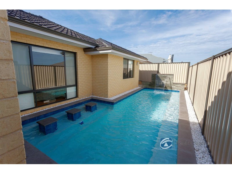 8 Armand Drive, Aubin Grove WA 6164