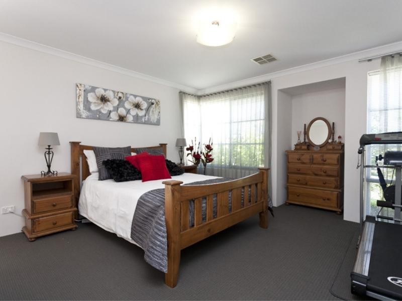 14 Descanso Loop, Aubin Grove WA 6164