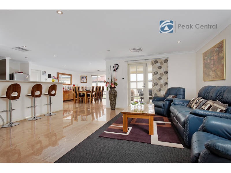 4 Giverny Gardens, Aubin Grove WA 6164