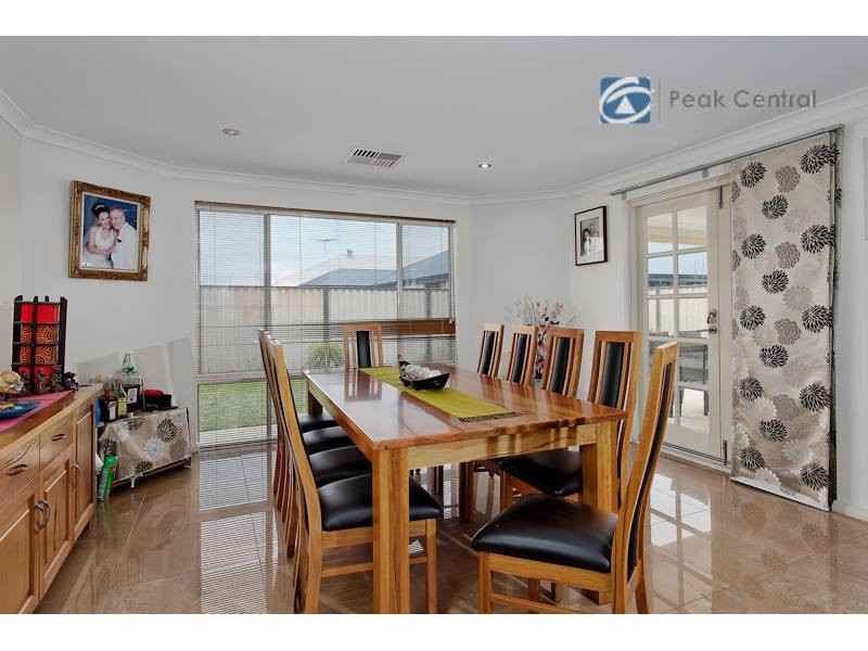 4 Giverny Gardens, Aubin Grove WA 6164