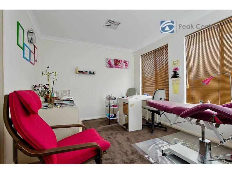 4 Giverny Gardens, Aubin Grove WA 6164