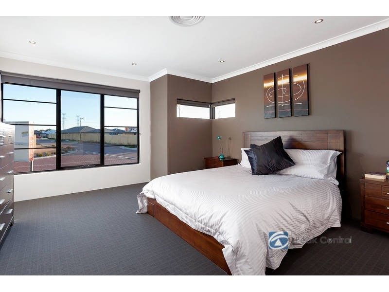 1 Spruce Terrace, Aubin Grove WA 6164