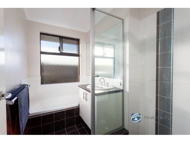 1 Spruce Terrace, Aubin Grove WA 6164