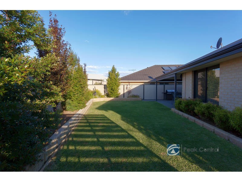 1 Spruce Terrace, Aubin Grove WA 6164