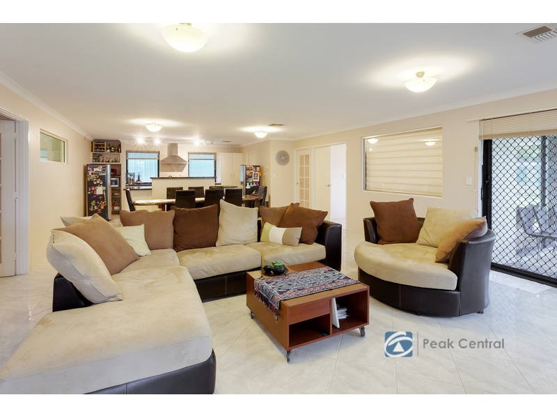 14 Calytrix Crescent, Success WA 6164