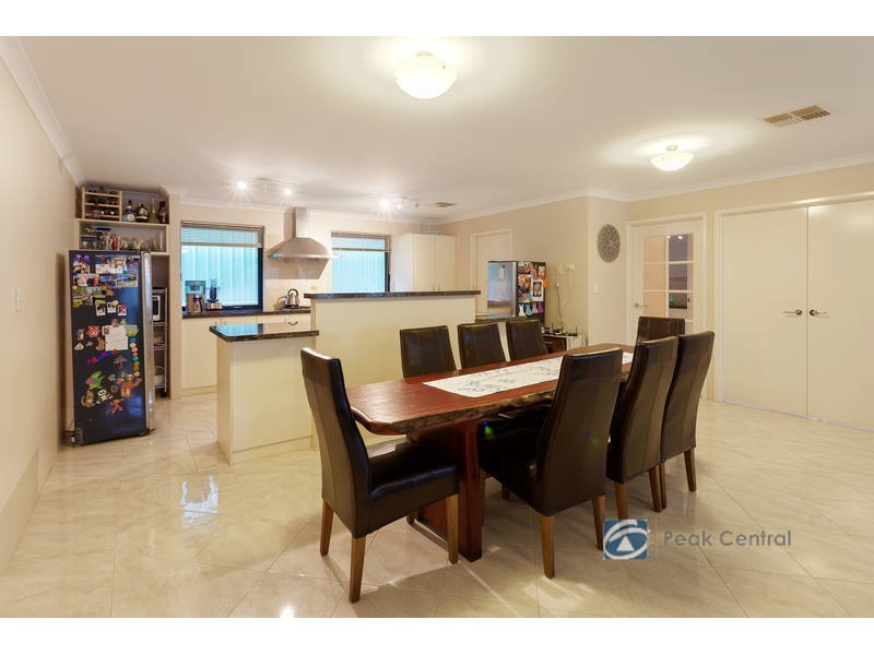 14 Calytrix Crescent, Success WA 6164