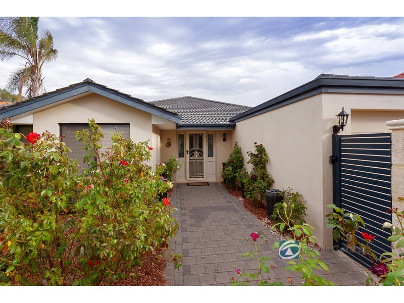 14 Calytrix Crescent, Success WA 6164