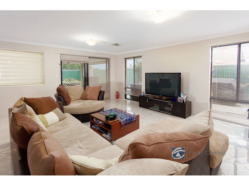 14 Calytrix Crescent, Success WA 6164