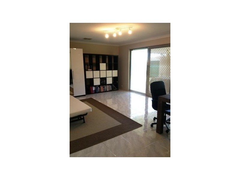 14 Calytrix Crescent, Success WA 6164