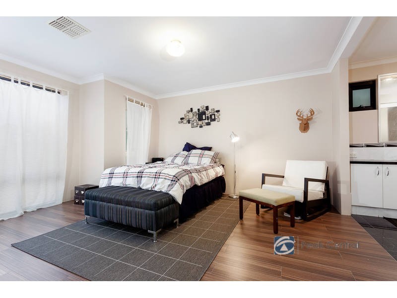 14 Calytrix Crescent, Success WA 6164