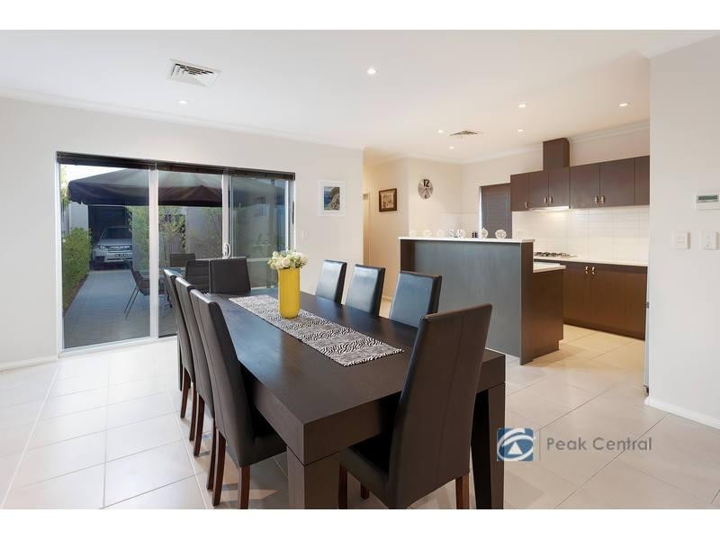 21 Angelica Way, Atwell WA 6164