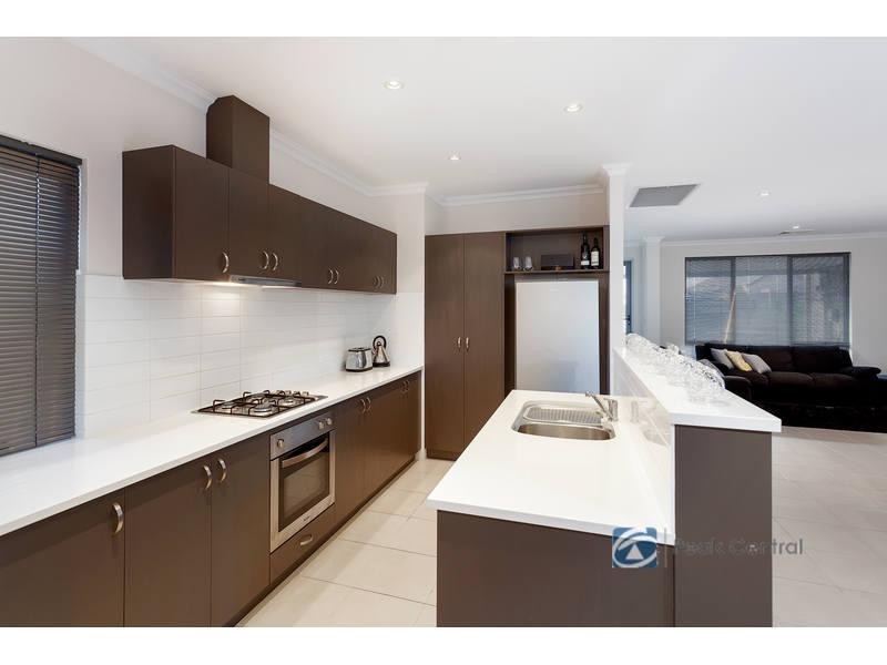 21 Angelica Way, Atwell WA 6164