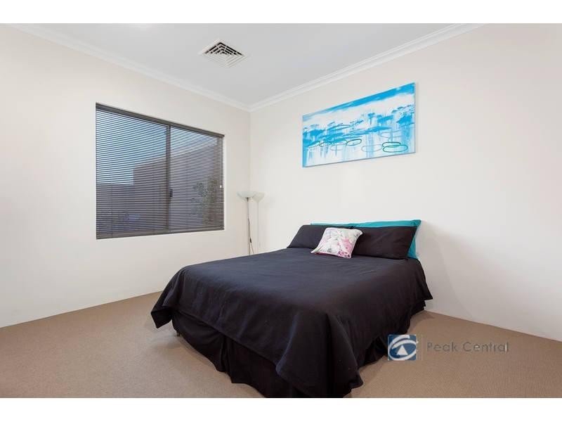 21 Angelica Way, Atwell WA 6164