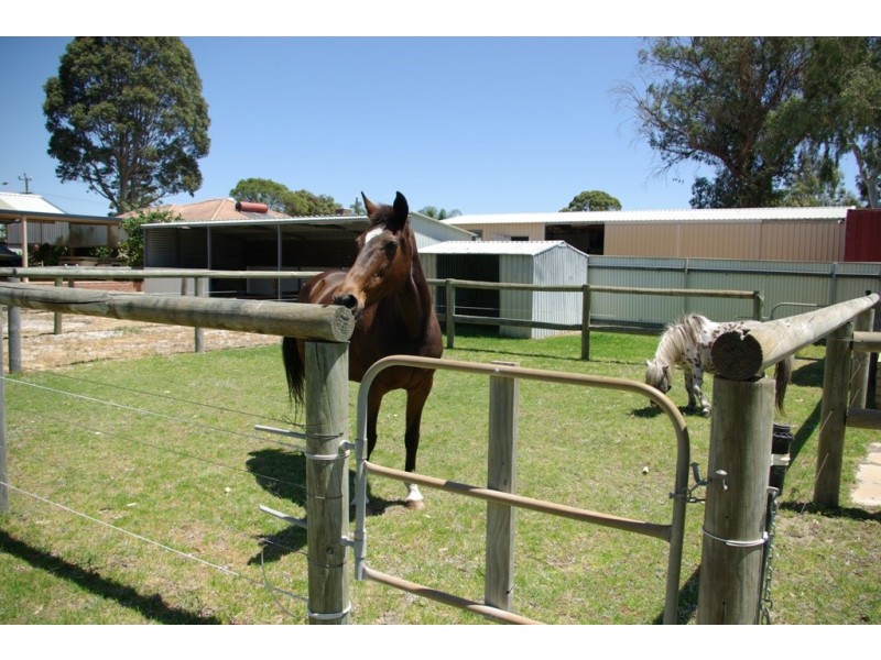 841 Armadale Road, Forrestdale WA 6112