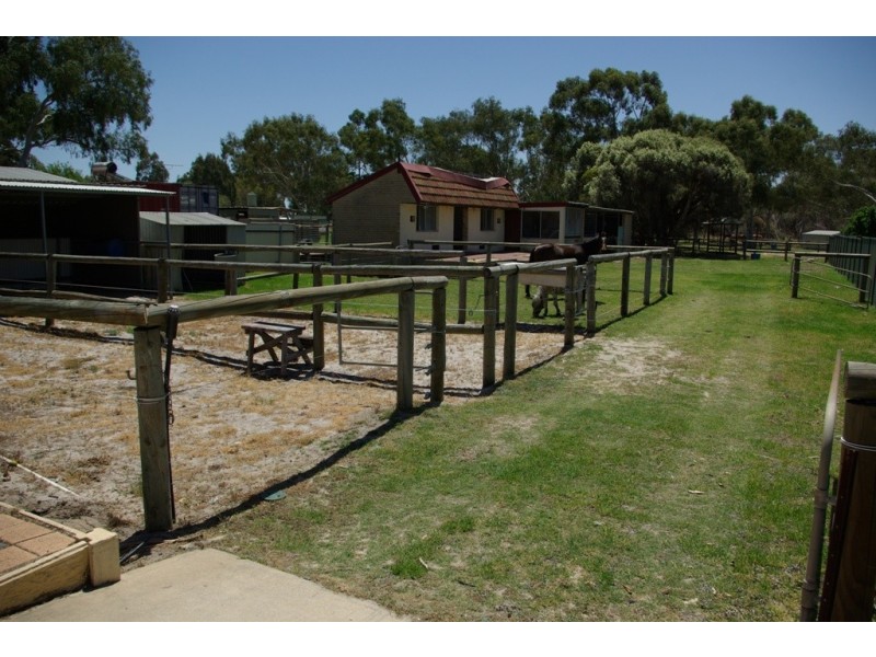 841 Armadale Road, Forrestdale WA 6112