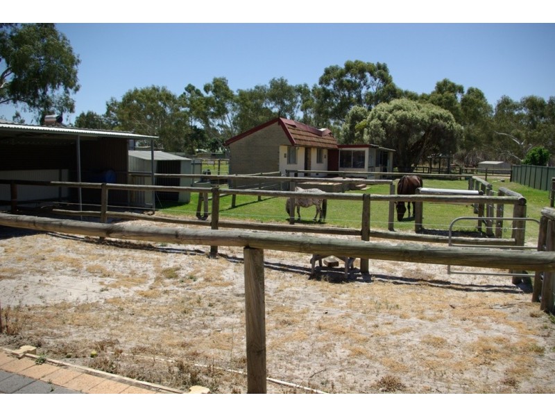 841 Armadale Road, Forrestdale WA 6112