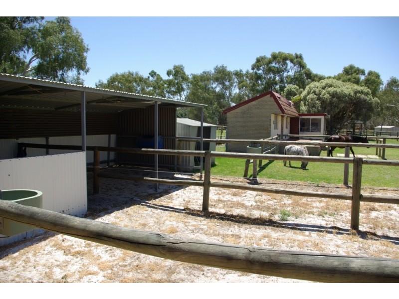 841 Armadale Road, Forrestdale WA 6112