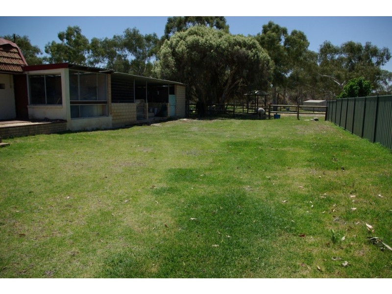 841 Armadale Road, Forrestdale WA 6112