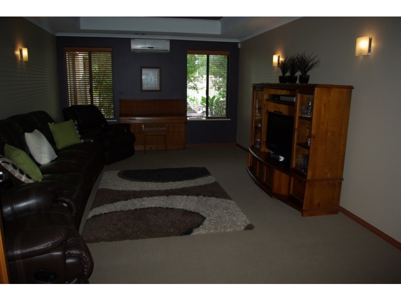 3 Harmony Avenue, Atwell WA 6164