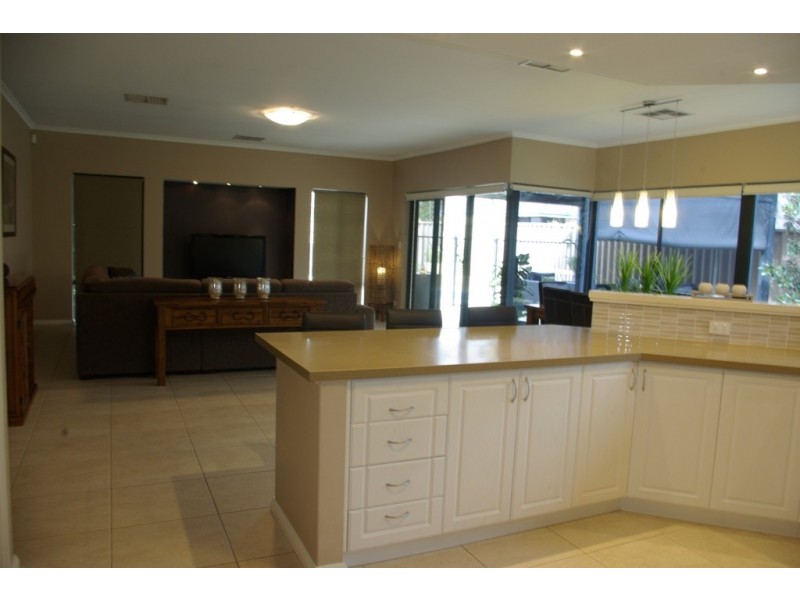 3 Harmony Avenue, Atwell WA 6164