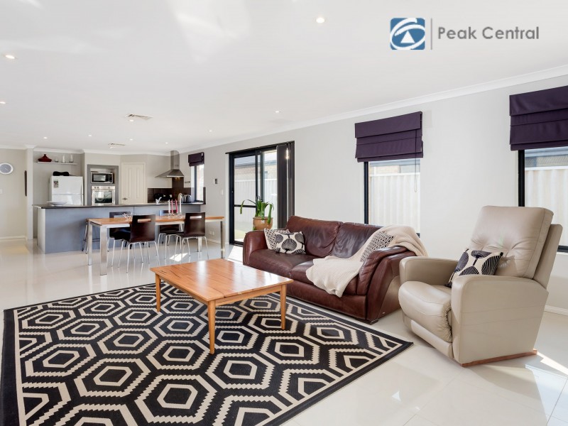 30 Sanguine Way, Atwell WA 6164