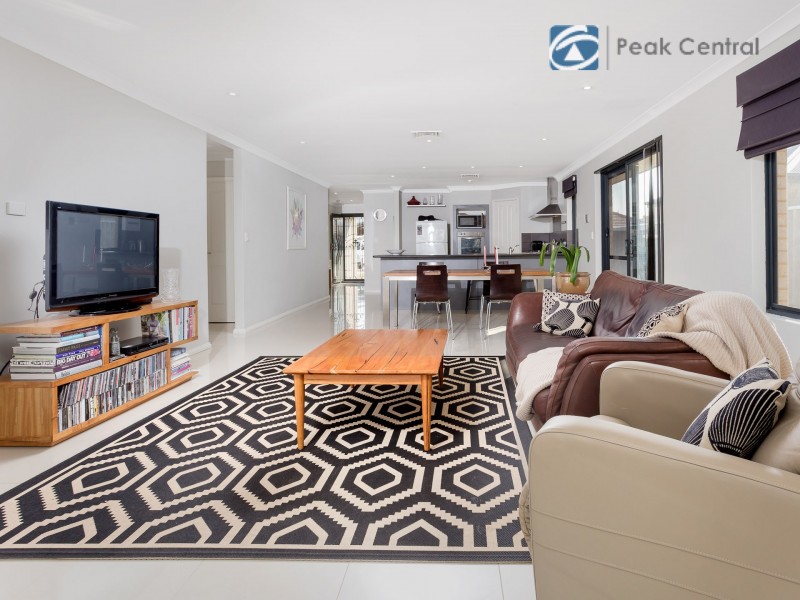 30 Sanguine Way, Atwell WA 6164