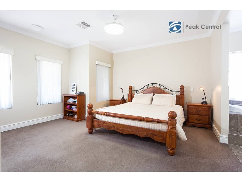 9 Sanguine Way, Atwell WA 6164