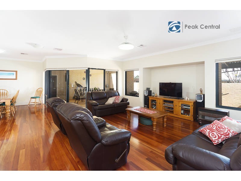 9 Sanguine Way, Atwell WA 6164