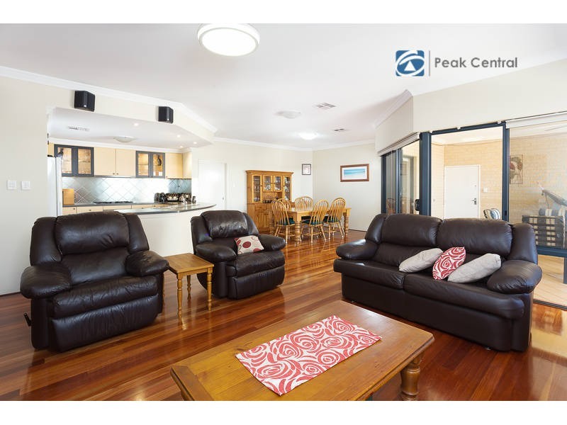 9 Sanguine Way, Atwell WA 6164