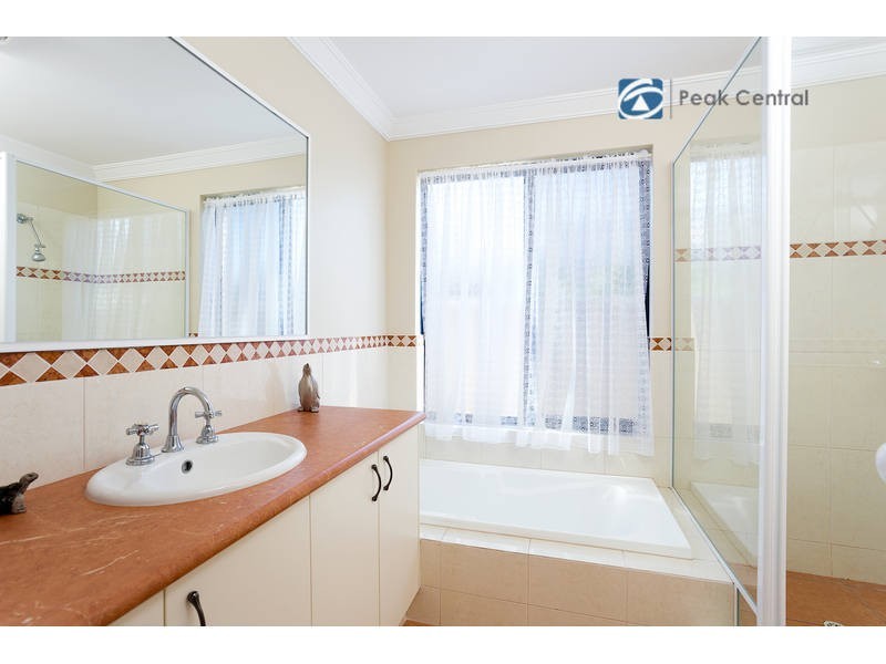 9 Sanguine Way, Atwell WA 6164