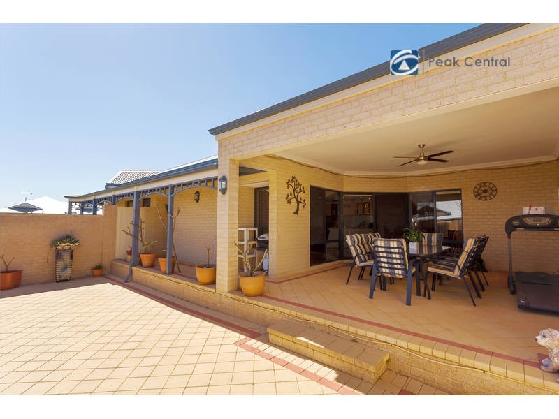 9 Sanguine Way, Atwell WA 6164