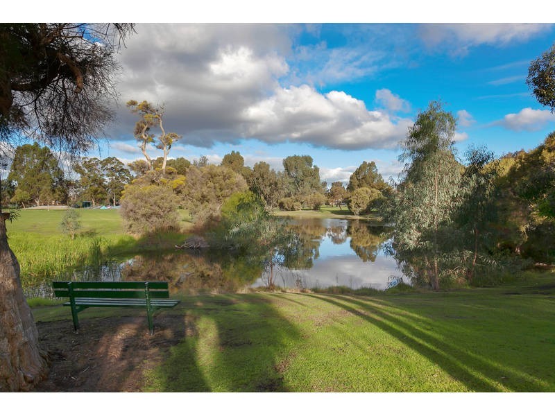 9 Hoult Mews, Atwell WA 6164