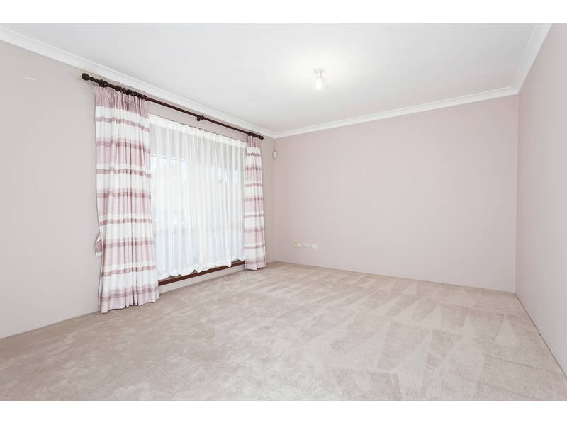 9 Hoult Mews, Atwell WA 6164