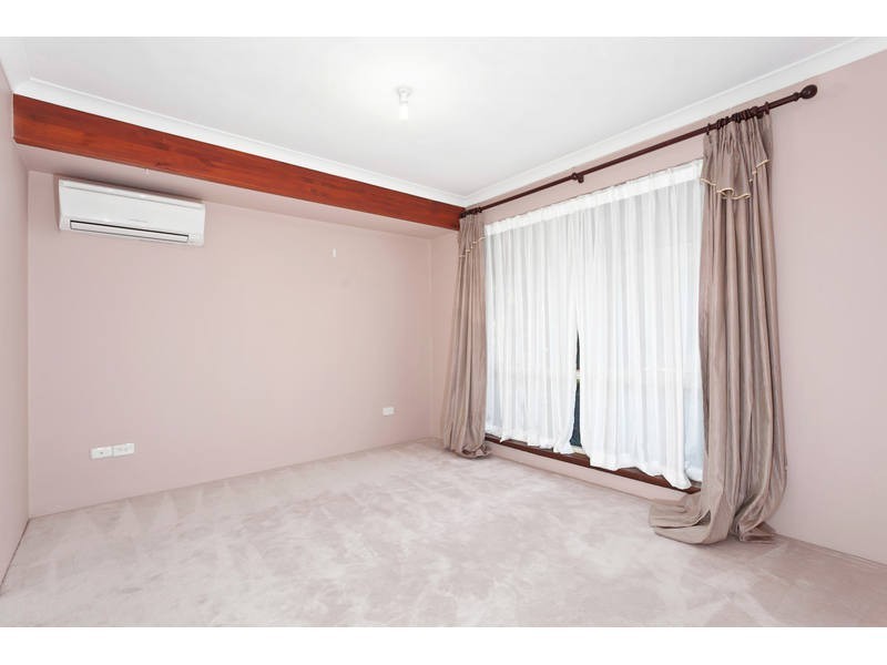 9 Hoult Mews, Atwell WA 6164