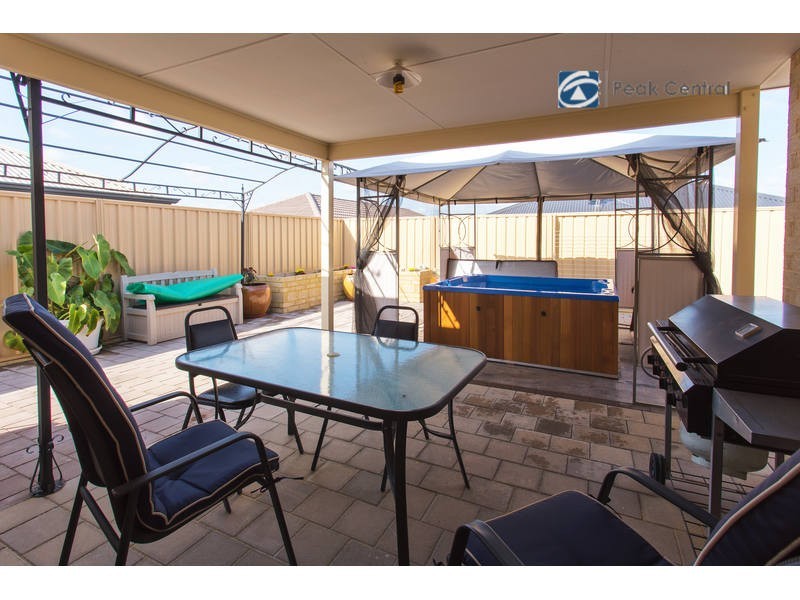 4 Renton Way, Bertram WA 6167