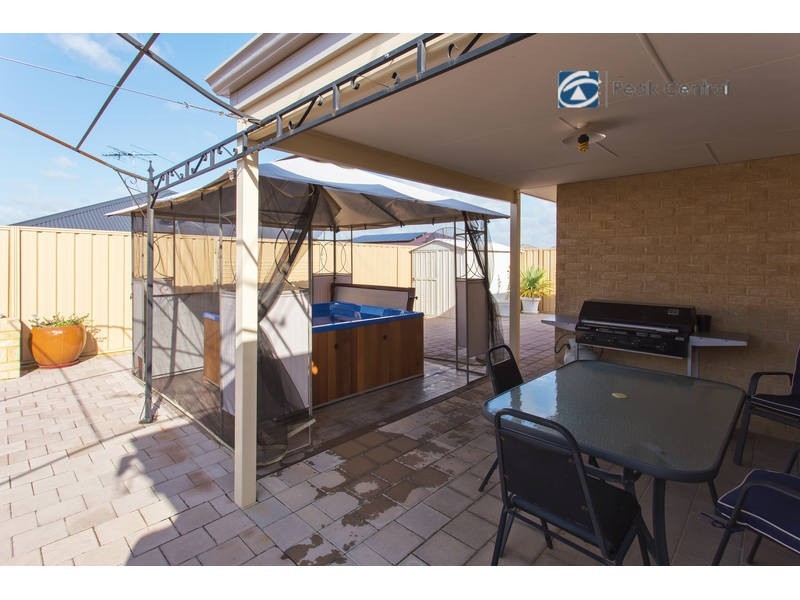 4 Renton Way, Bertram WA 6167