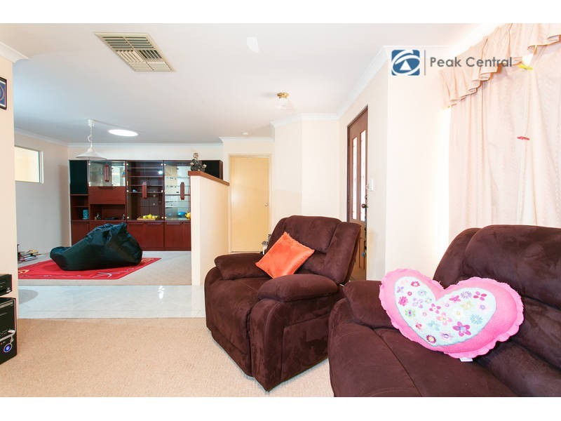 4 Mahogany Loop, Atwell WA 6164