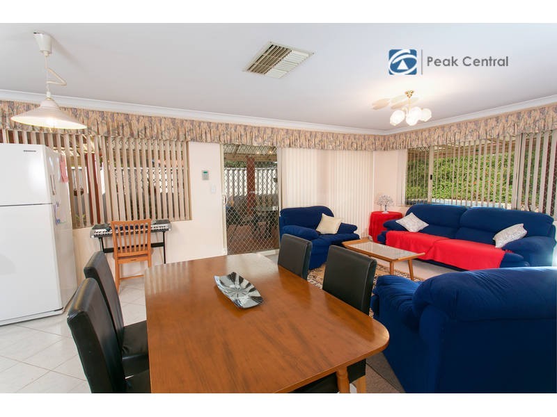 4 Mahogany Loop, Atwell WA 6164