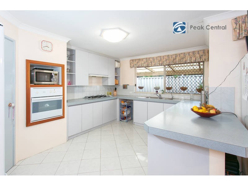 4 Mahogany Loop, Atwell WA 6164
