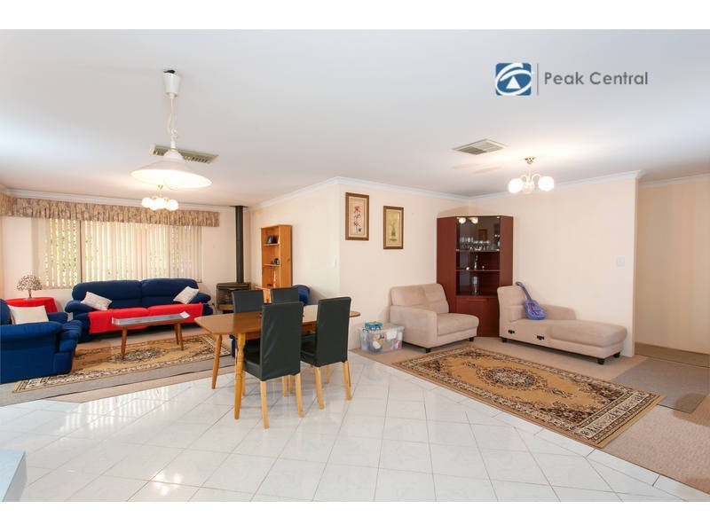 4 Mahogany Loop, Atwell WA 6164